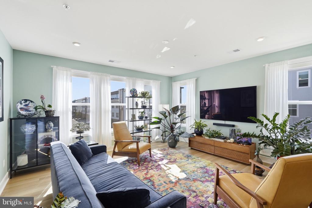 23679 BOLTON CRESCENT TERRACE Unit: 305