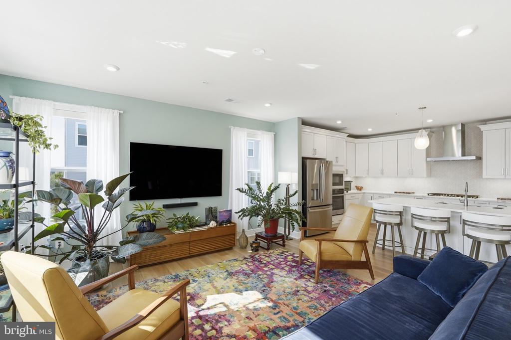 23679 BOLTON CRESCENT TERRACE Unit: 305