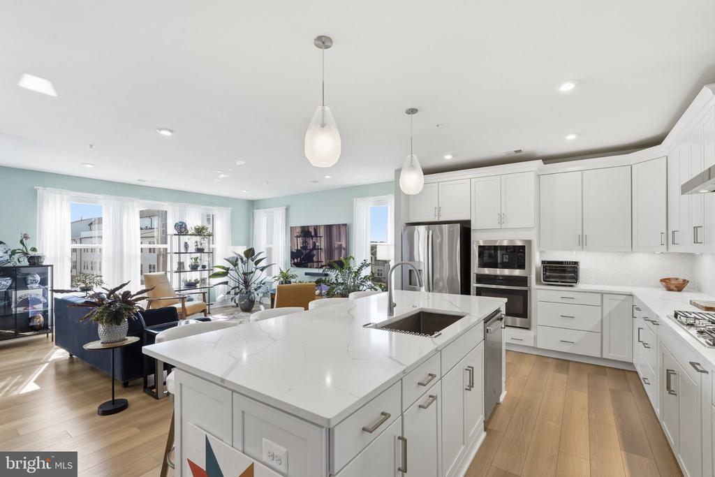 23679 BOLTON CRESCENT TERRACE Unit: 305