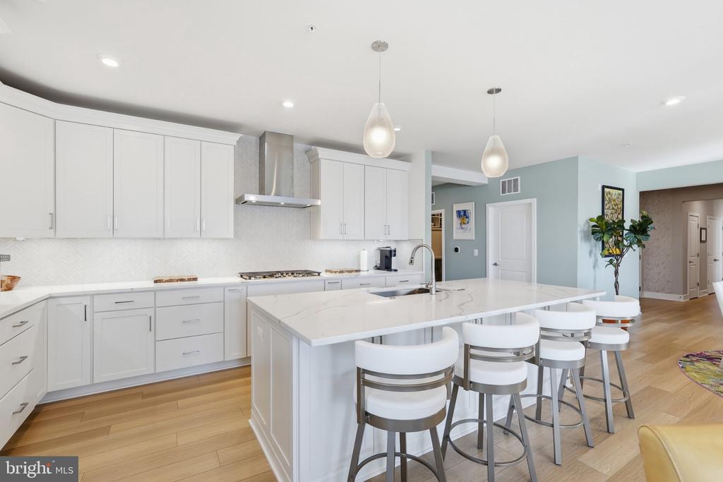 23679 BOLTON CRESCENT TERRACE Unit: 305