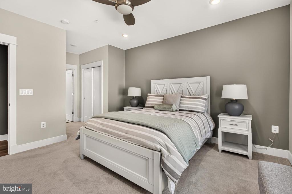 23650 HAVELOCK WALK TERRACE Unit: 308
