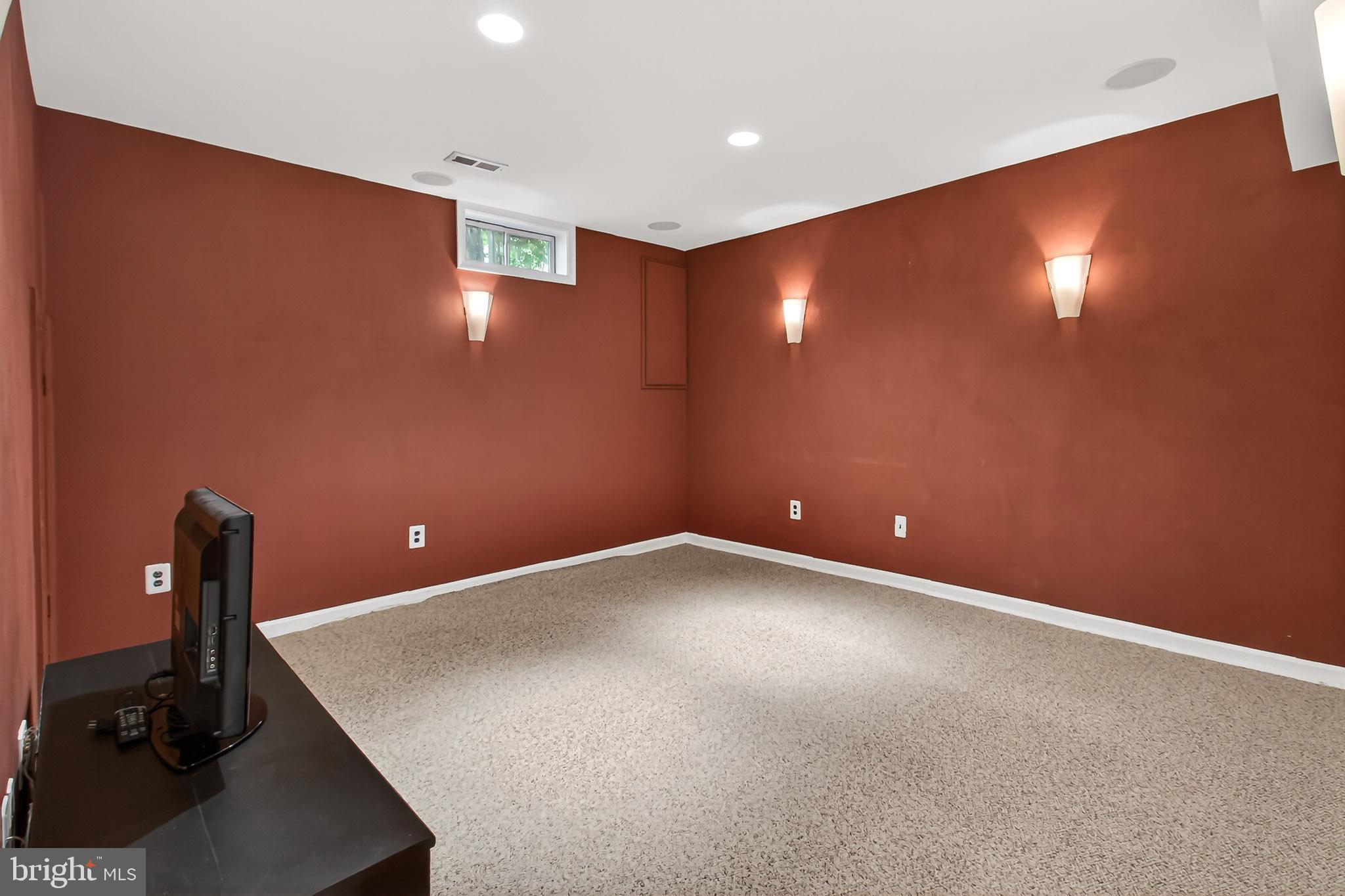 2090 PAINTER COURT