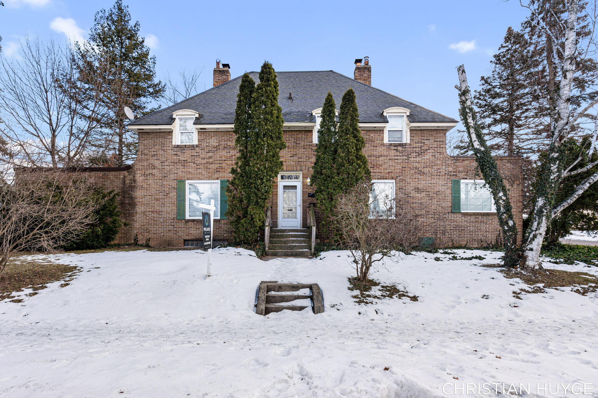 2336 Riverside Drive NE