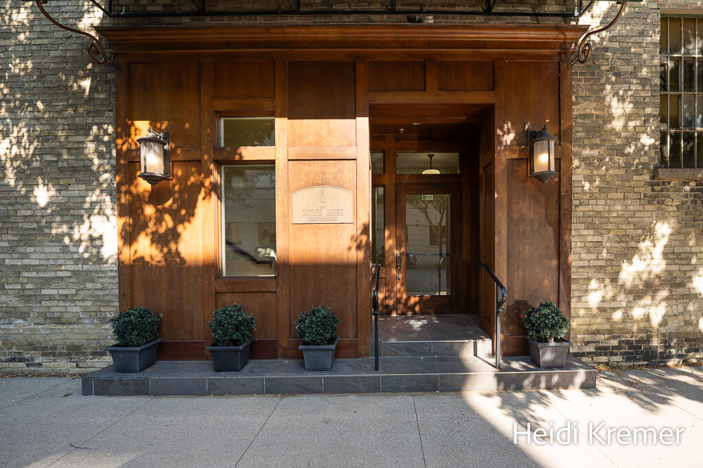 9 S 3rd Street, 6