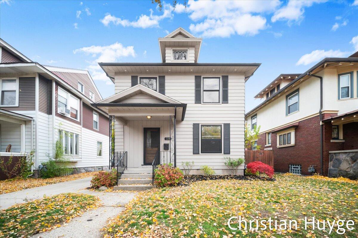 328 Carlton Avenue SE