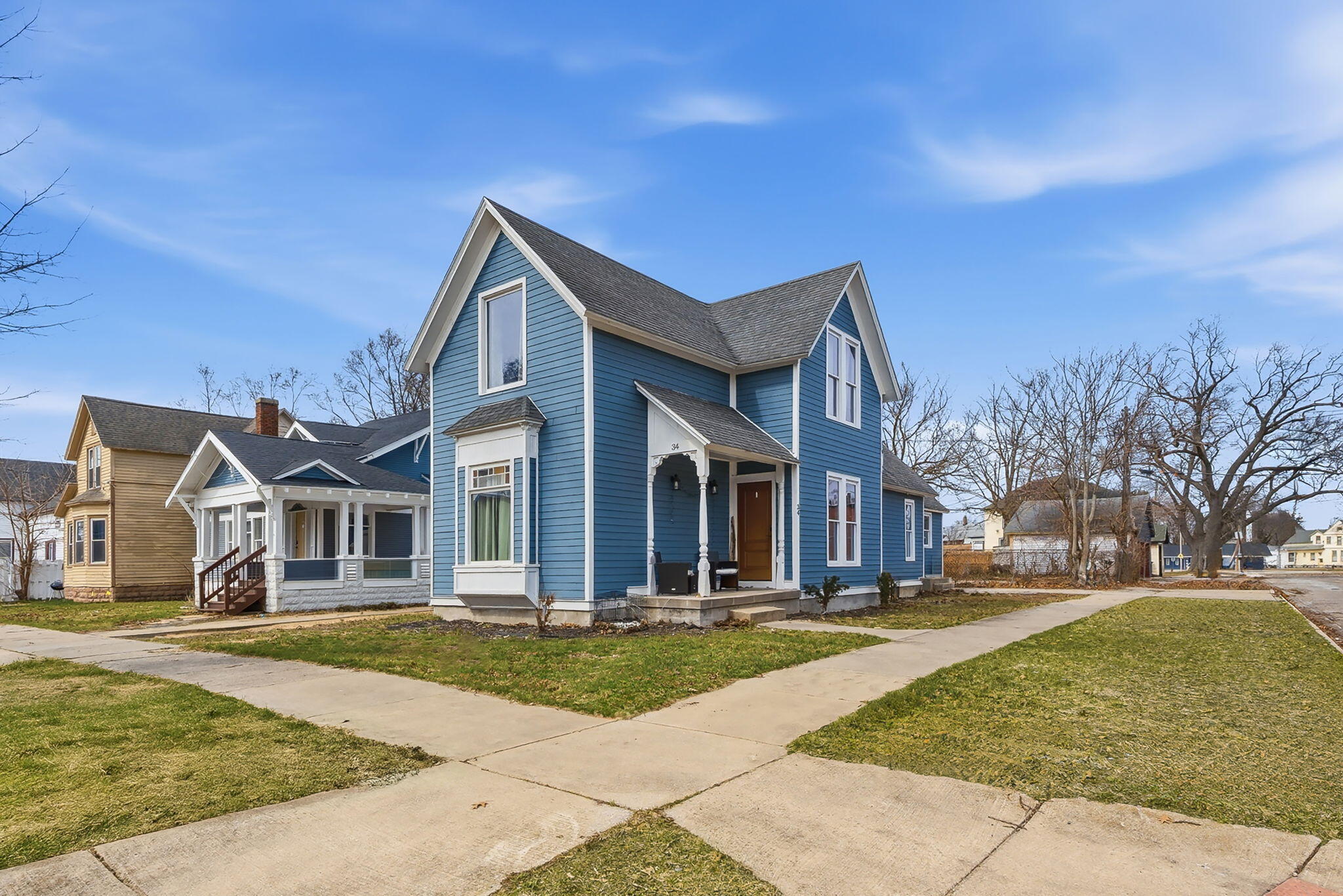 34 E Isabella Avenue