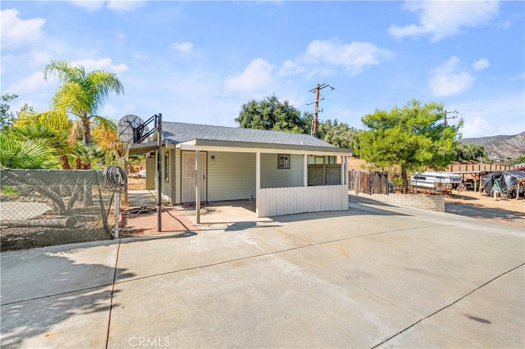 10320 Country Lane