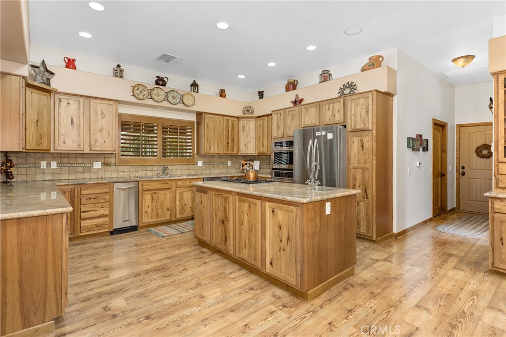 9710 Mountain View