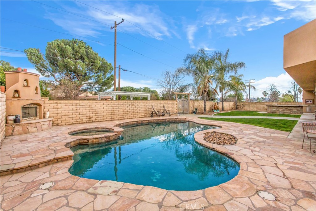 9710 Mountain View