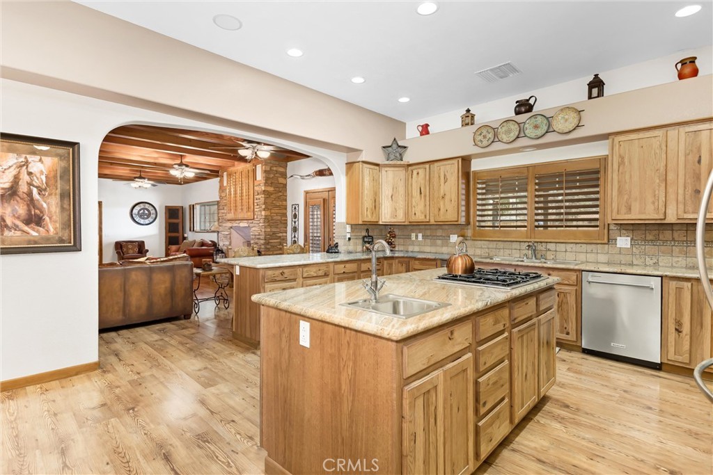 9710 Mountain View