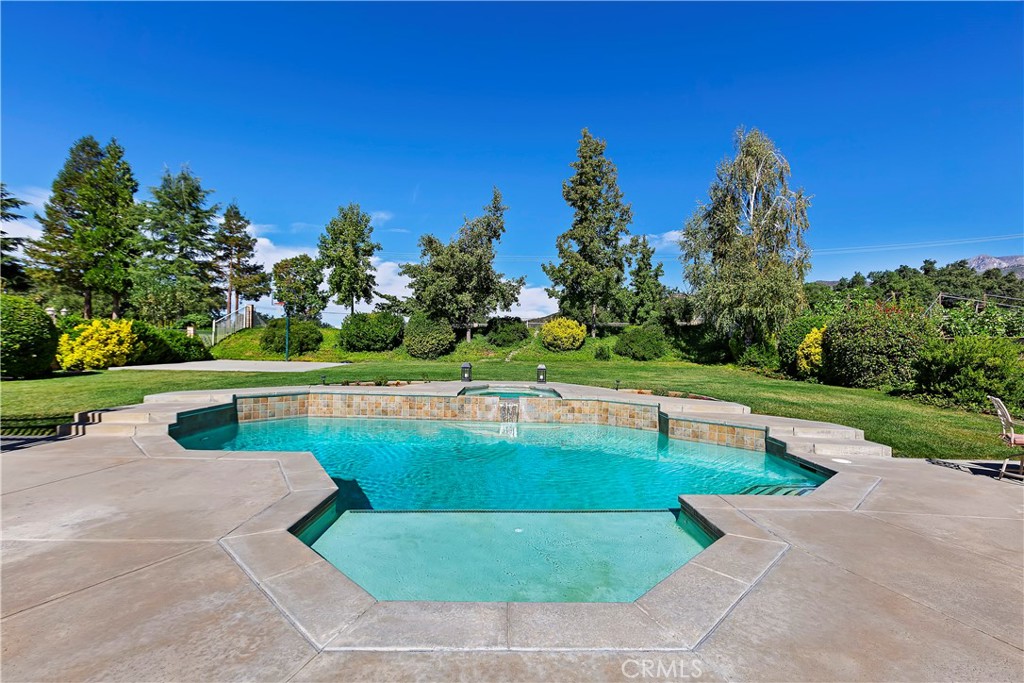 38228 Wild Poppy Lane