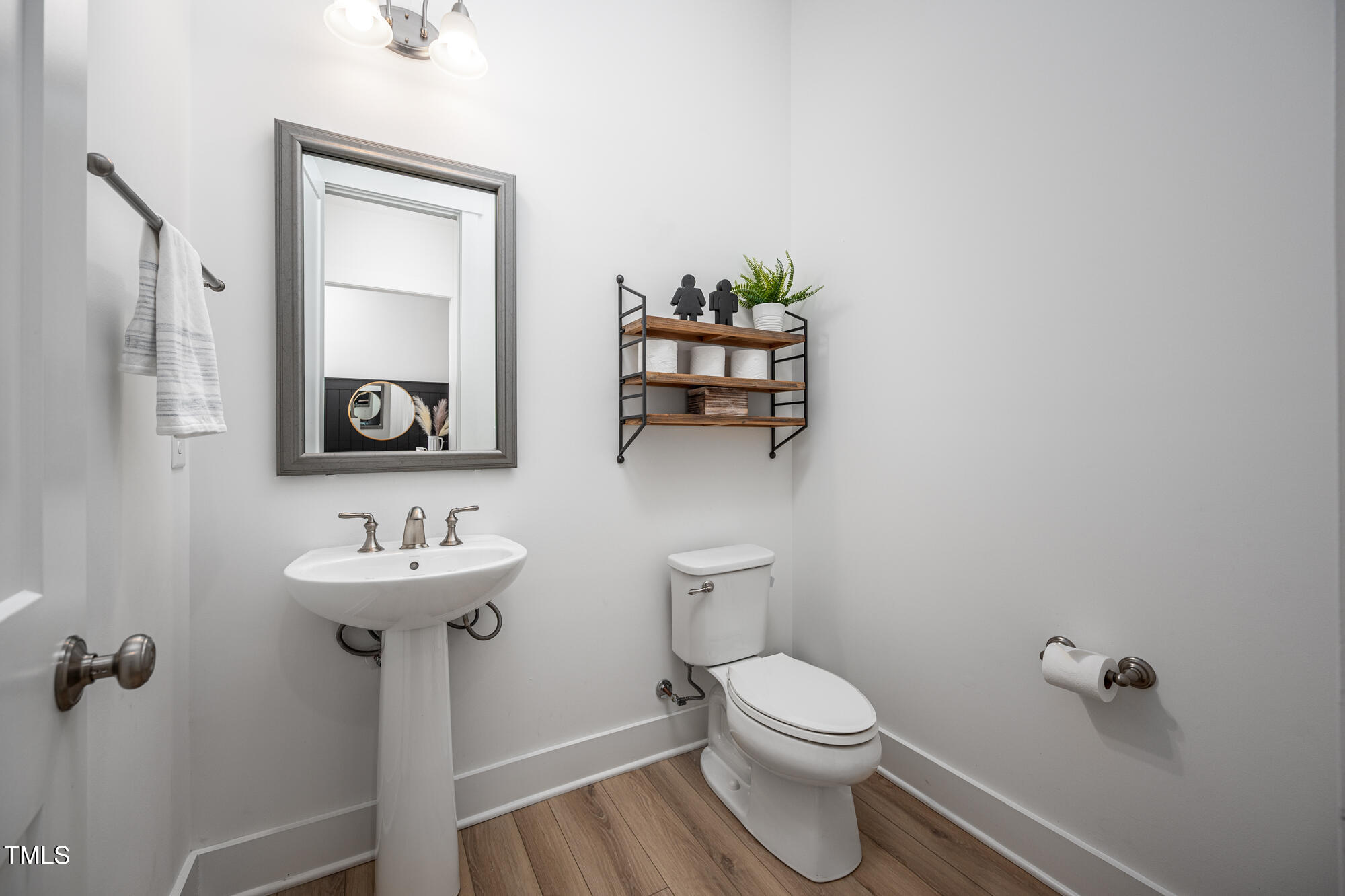 1110 Fly Catcher Court