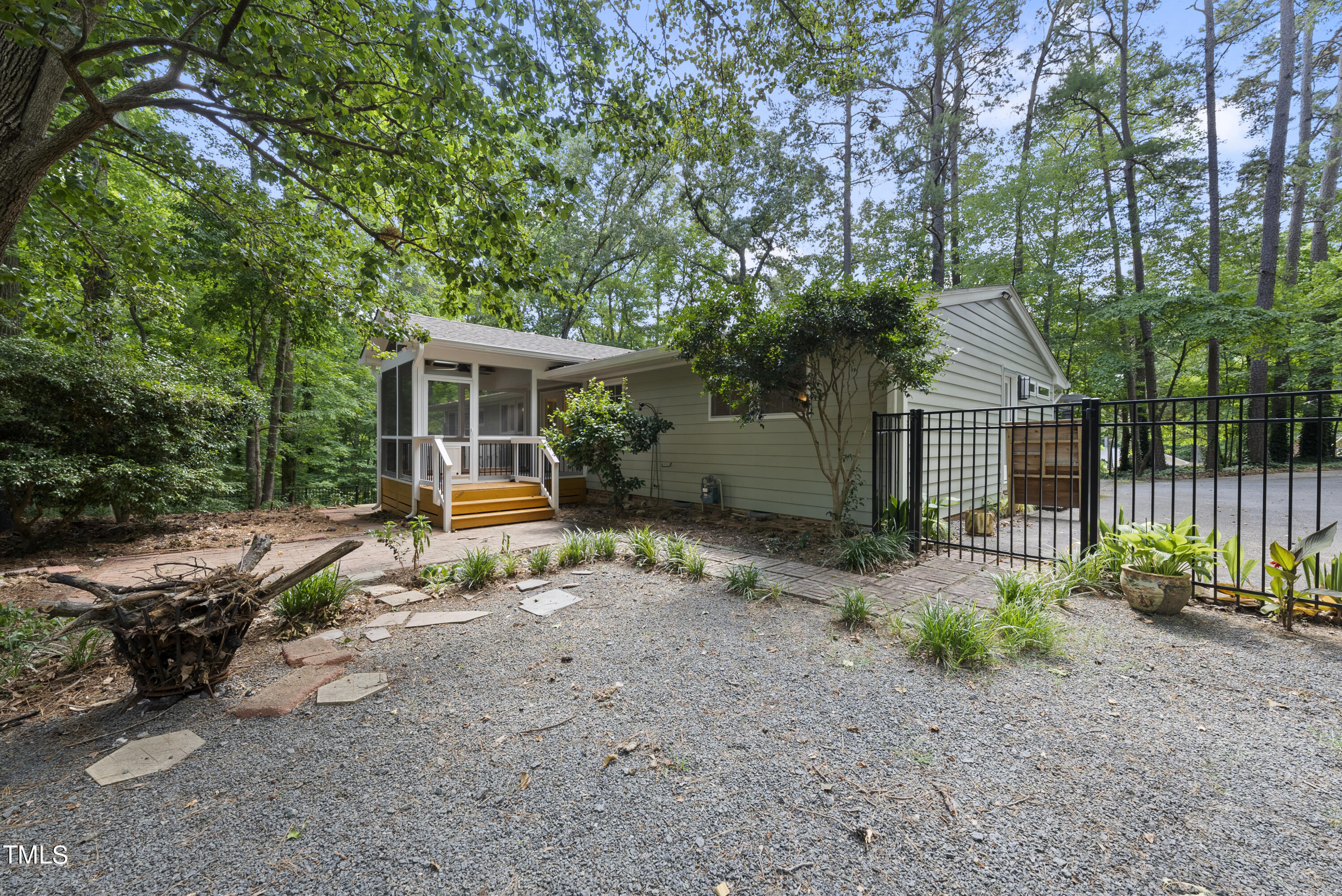 744 Shady Lawn Road Road