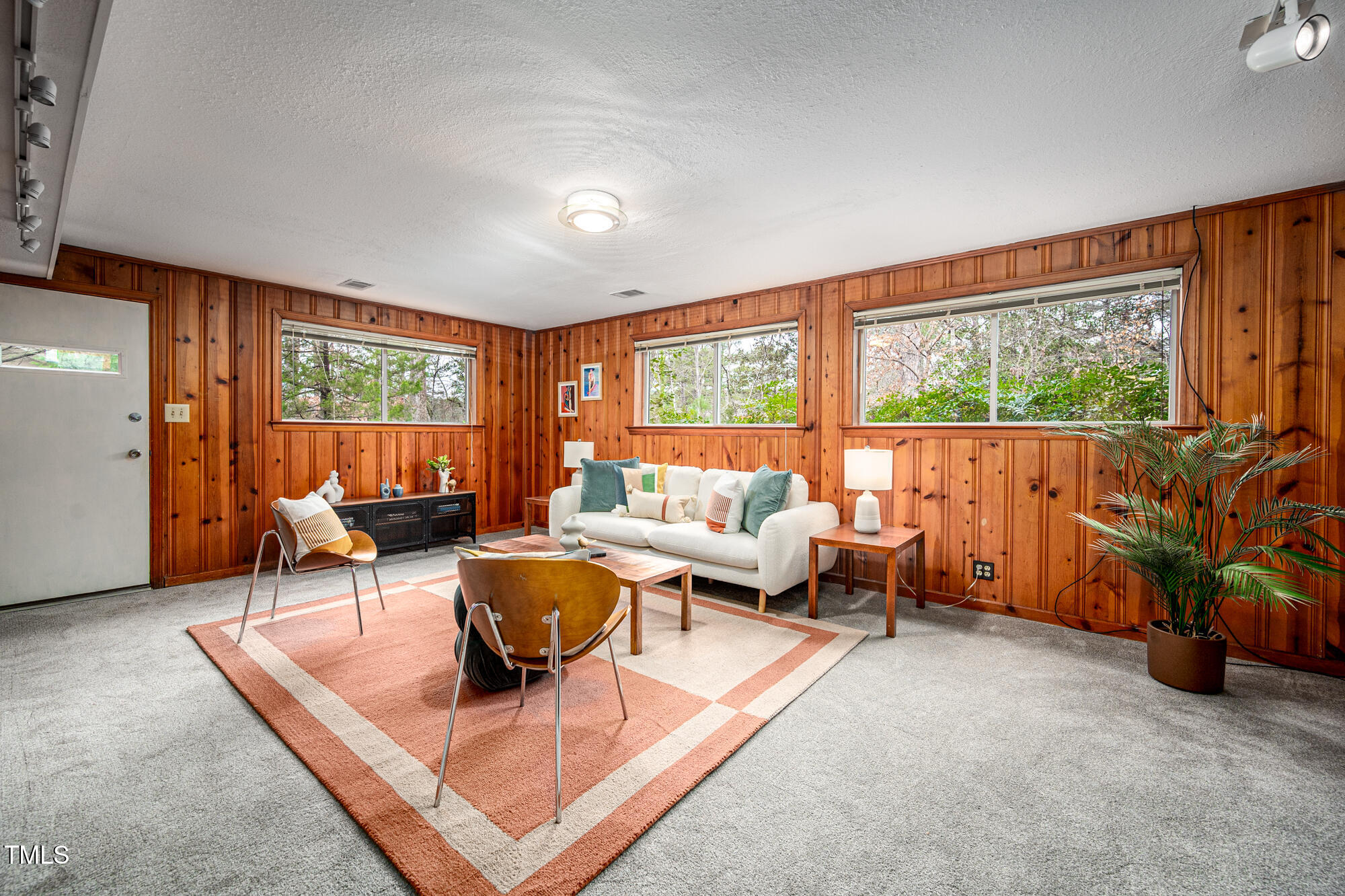 1824 S Lakeshore Drive