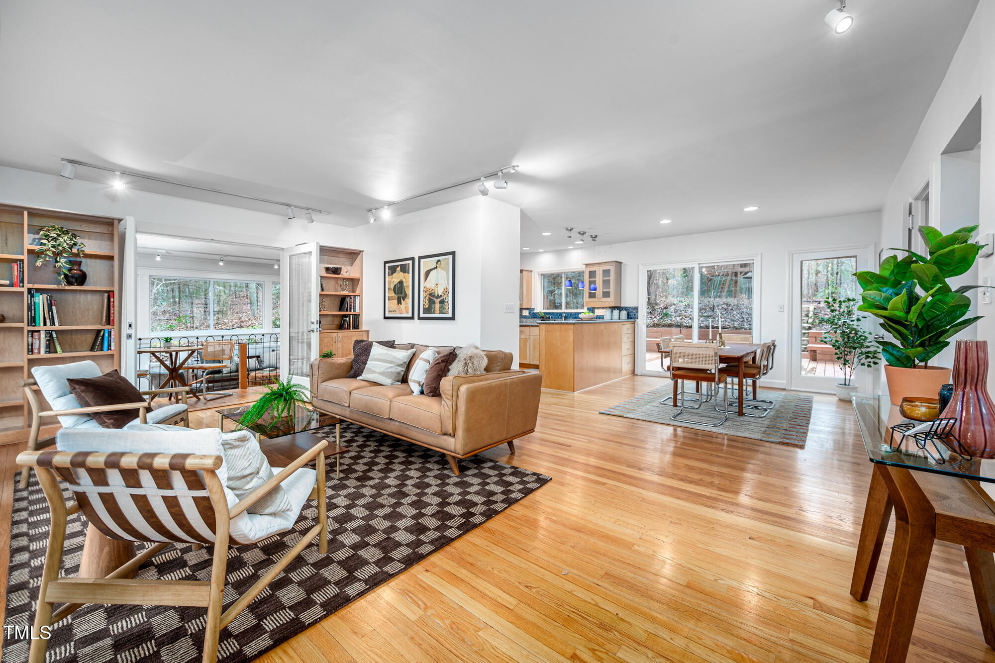 1824 S Lakeshore Drive