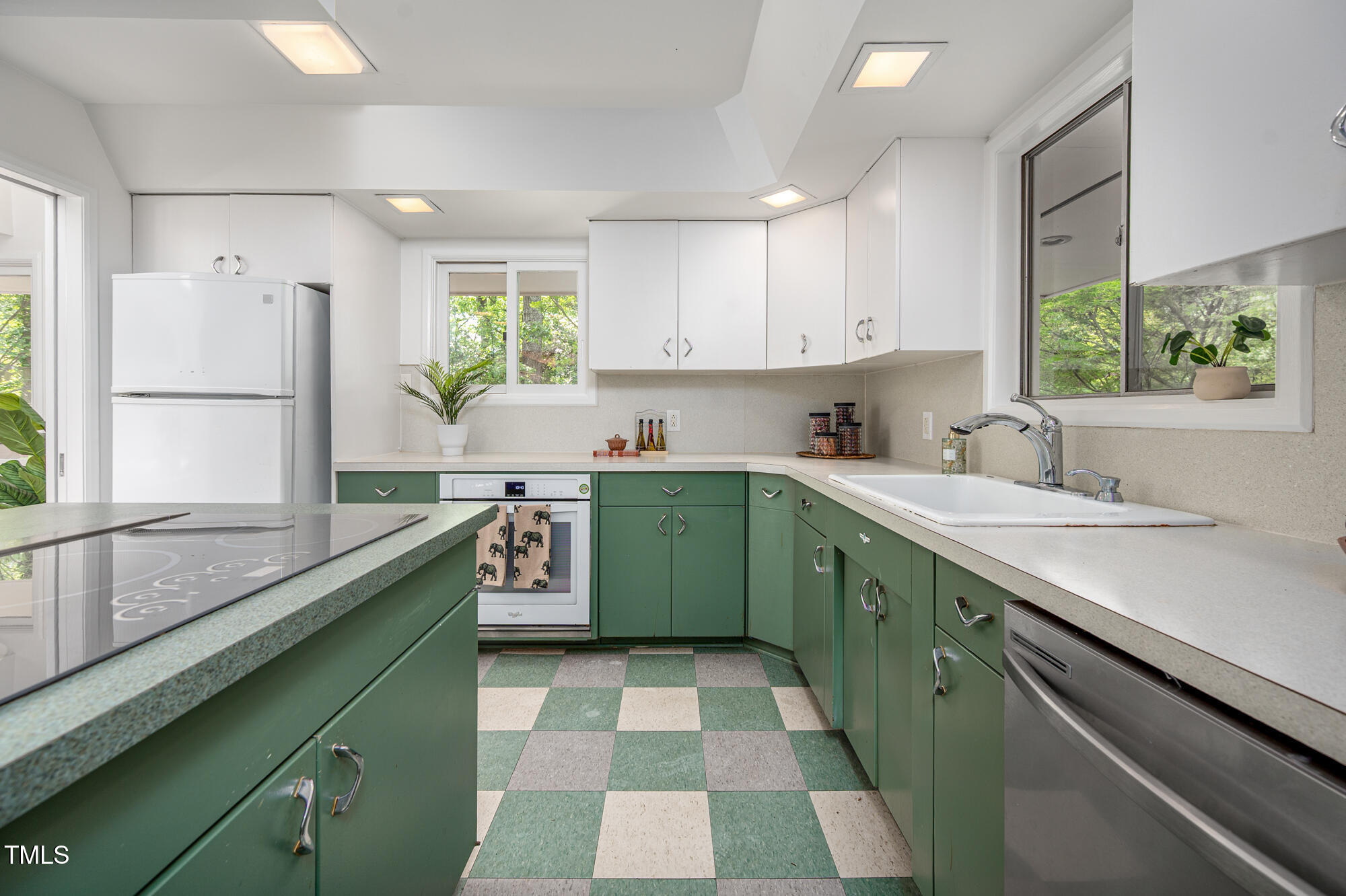 1111 Sourwood Circle