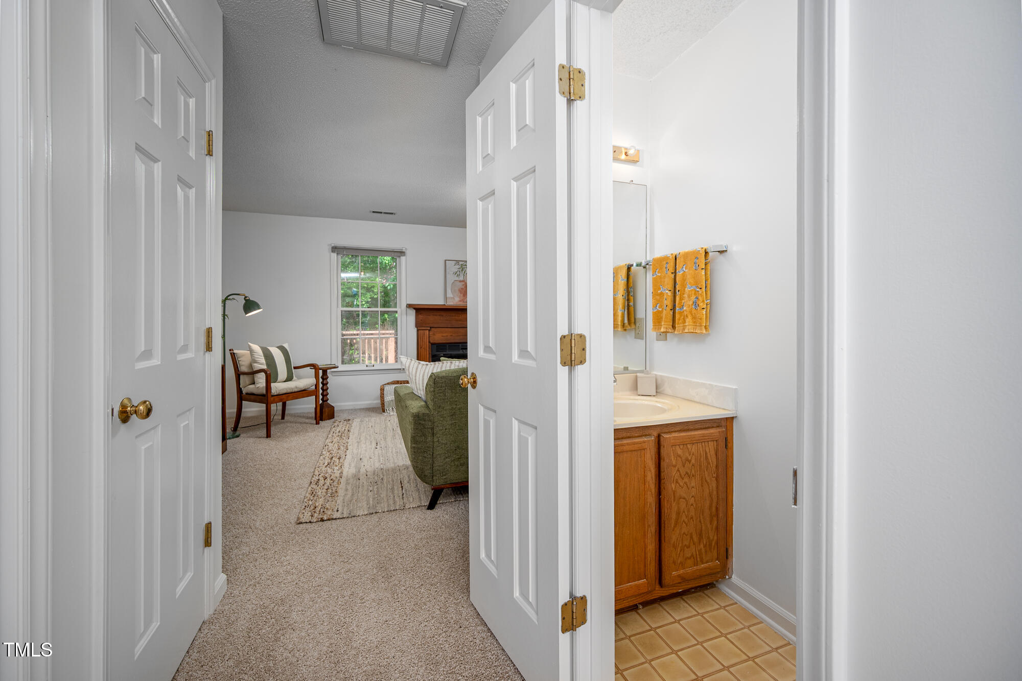 121 Long Shadow Place