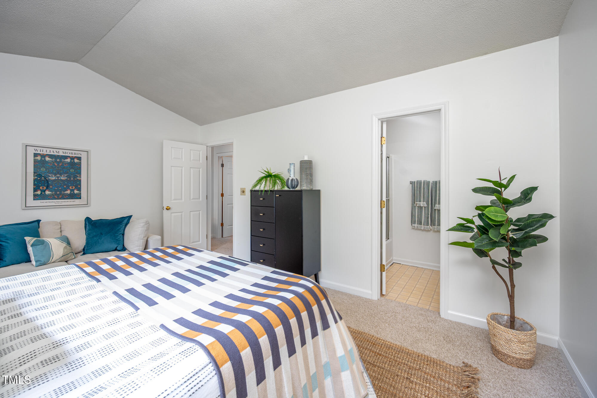 121 Long Shadow Place