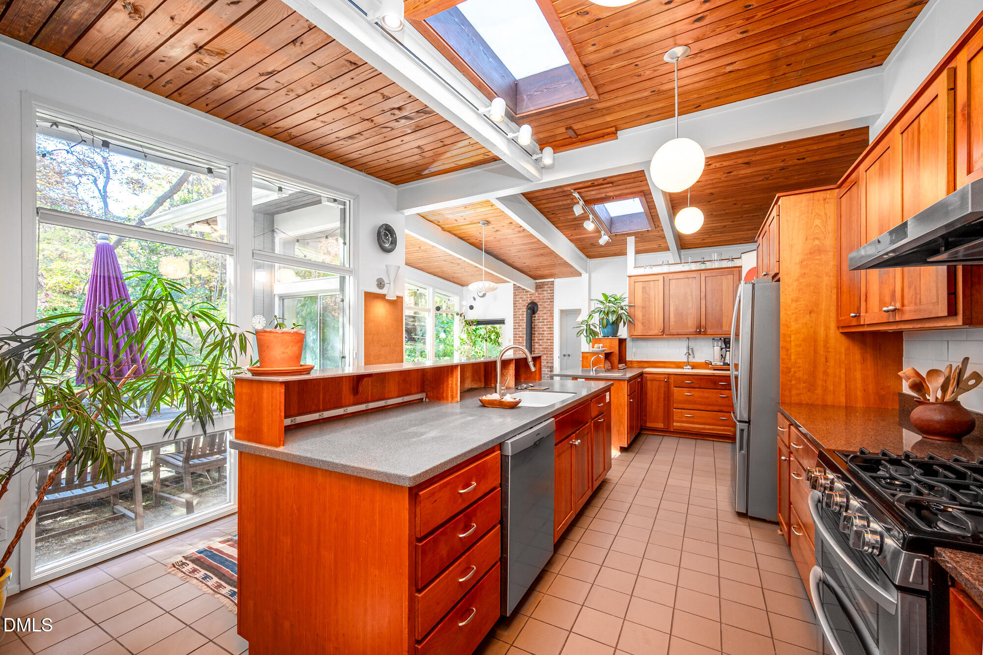 1030 Highland Woods Road