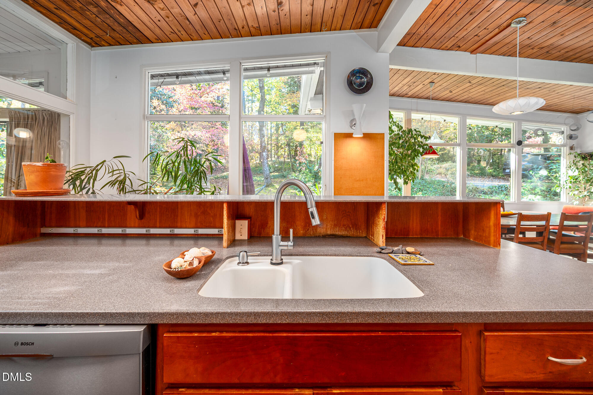 1030 Highland Woods Road