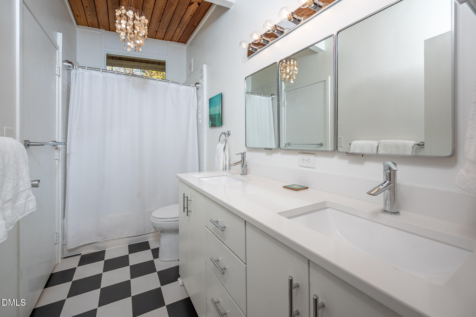 1030 Highland Woods Road