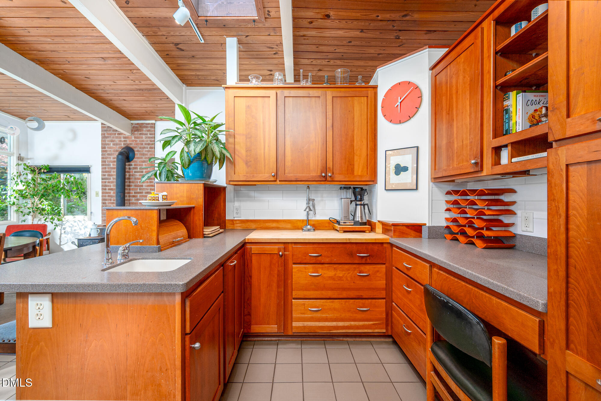 1030 Highland Woods Road