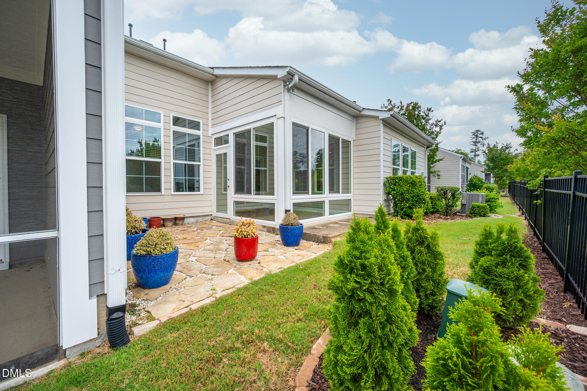 942 River Bark Place