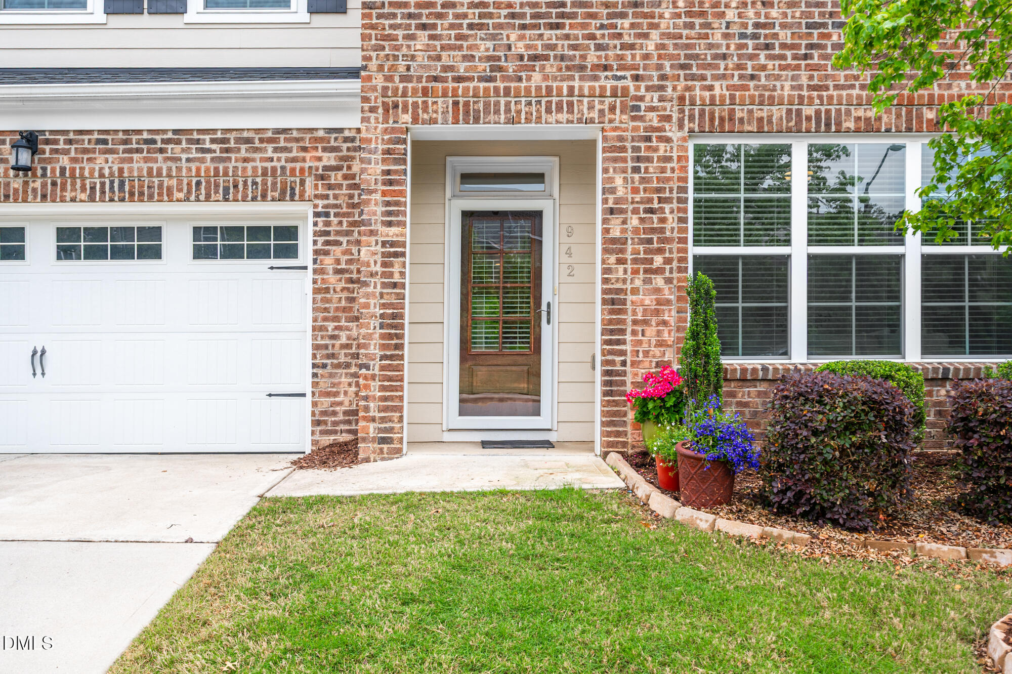 942 River Bark Place