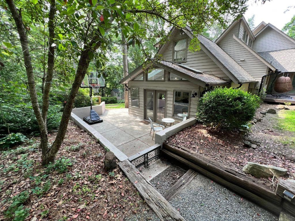 1525 Arboretum Drive