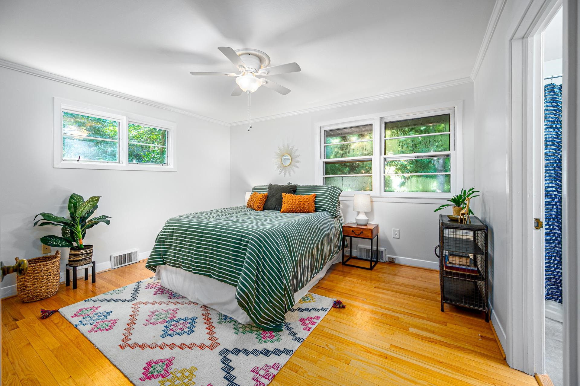 1122 Sourwood Drive