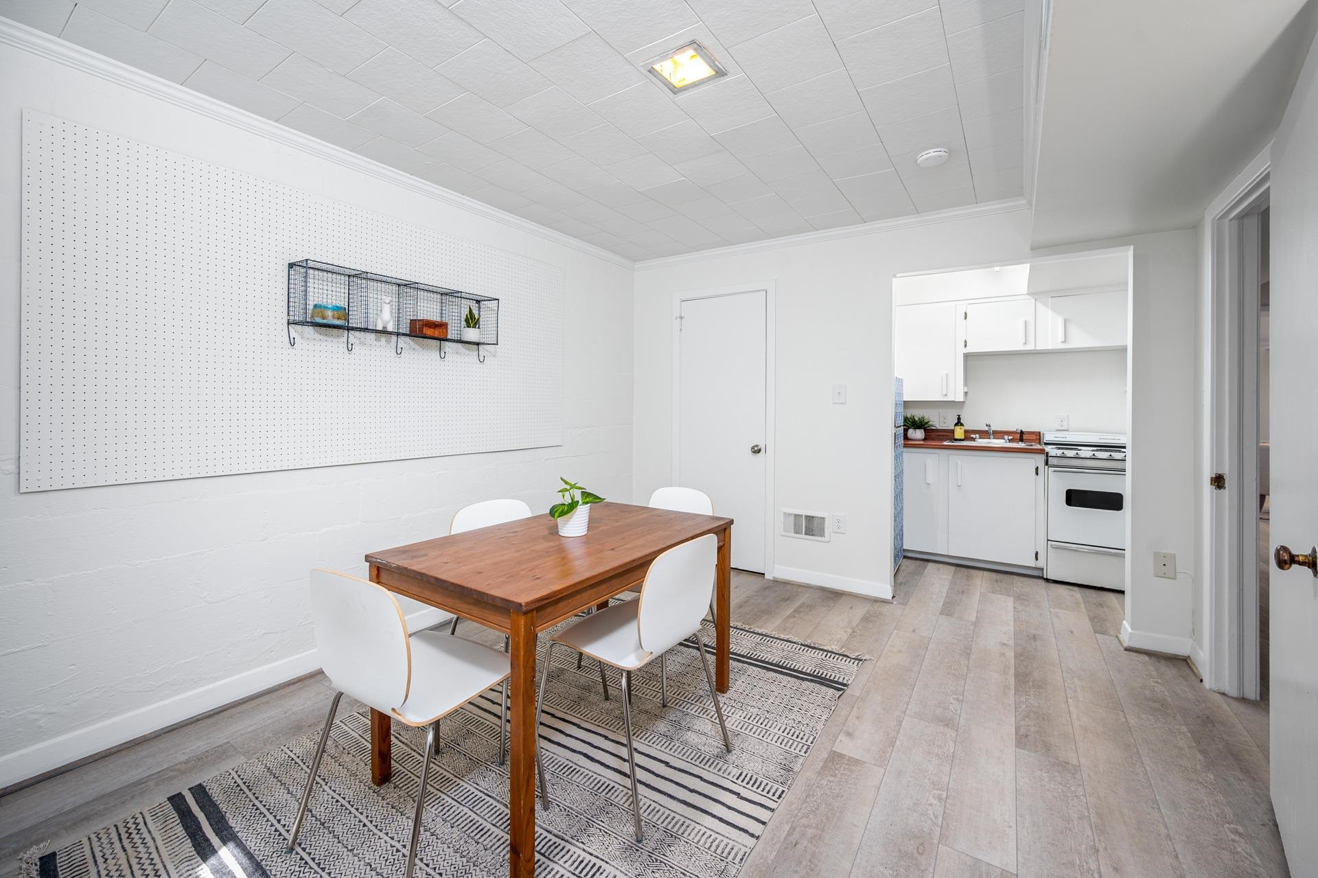 1122 Sourwood Drive