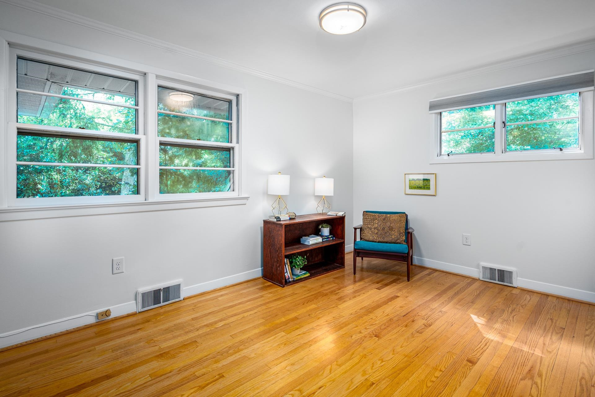 1122 Sourwood Drive