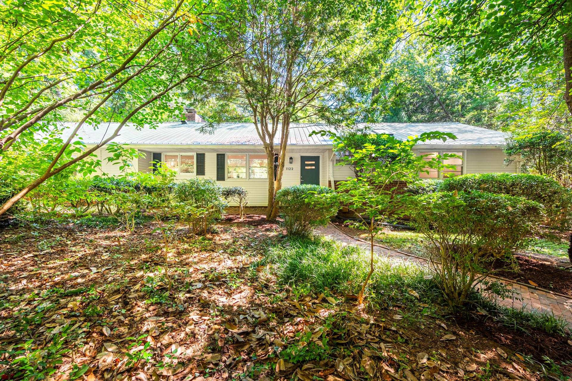 1122 Sourwood Drive