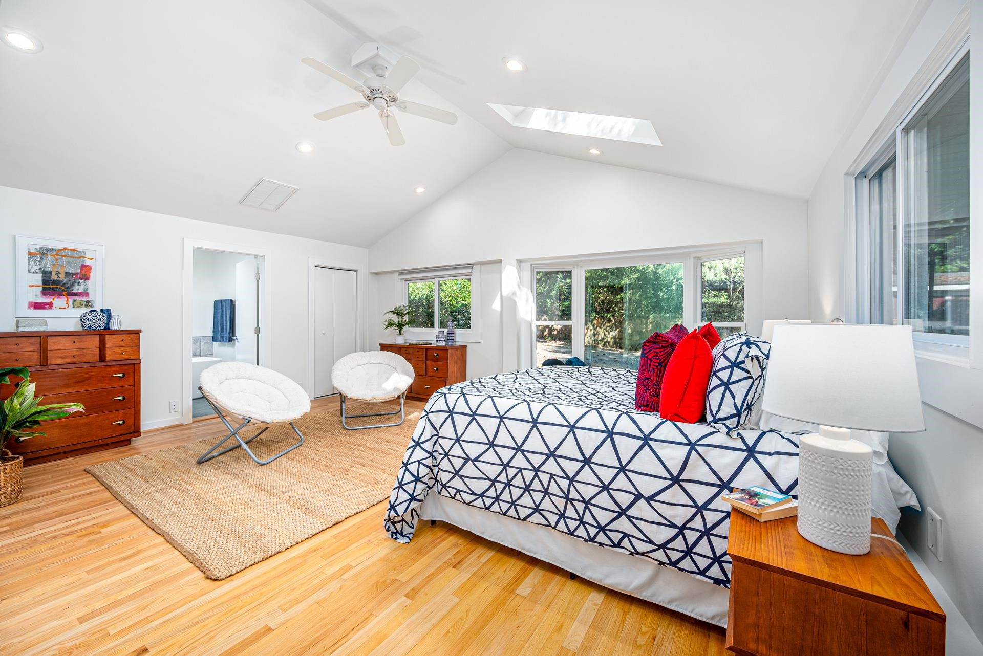 1122 Sourwood Drive