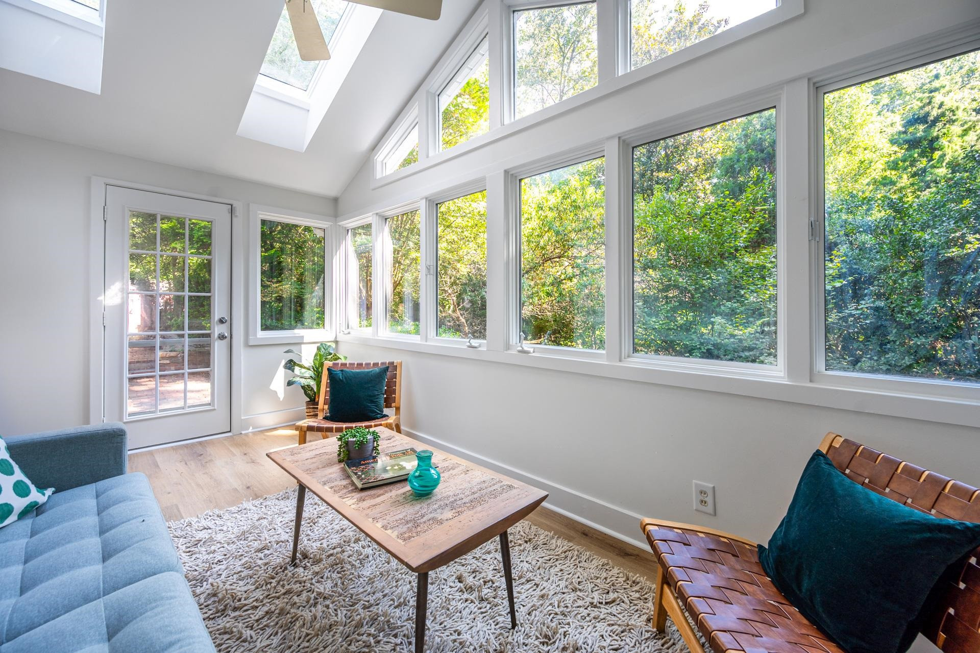 1122 Sourwood Drive