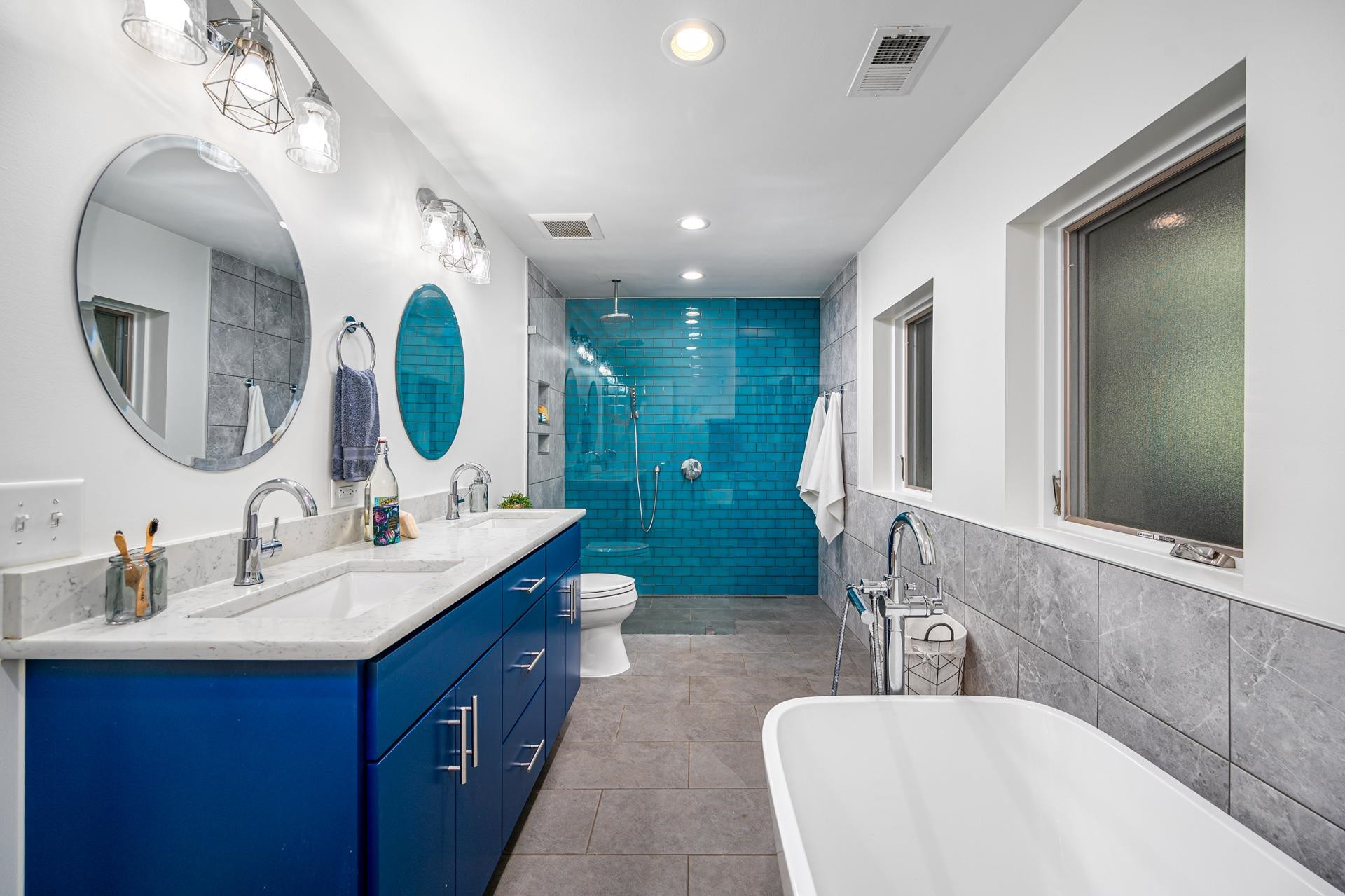 1122 Sourwood Drive