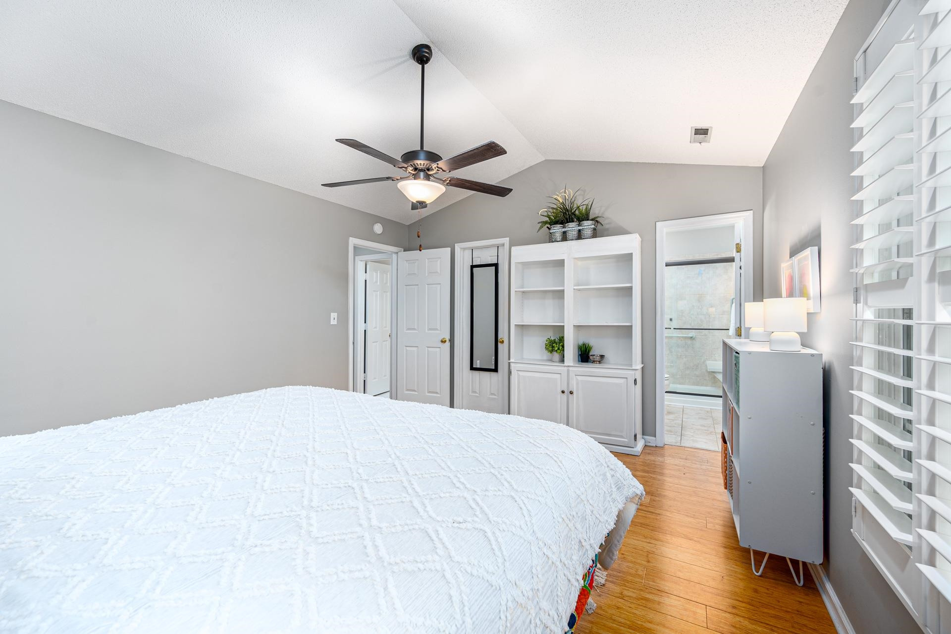 118 Longshadow Place