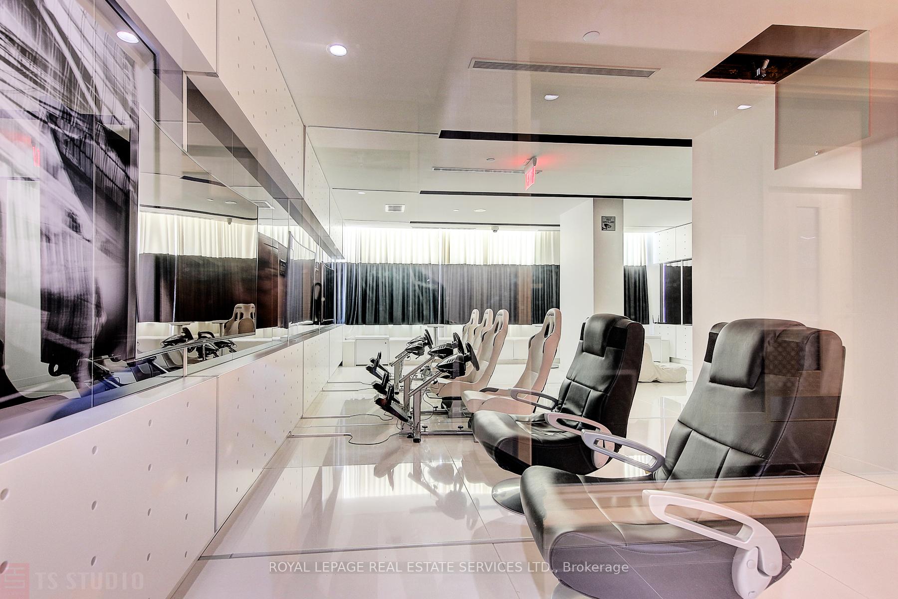 45 CHARLES Street E #4111