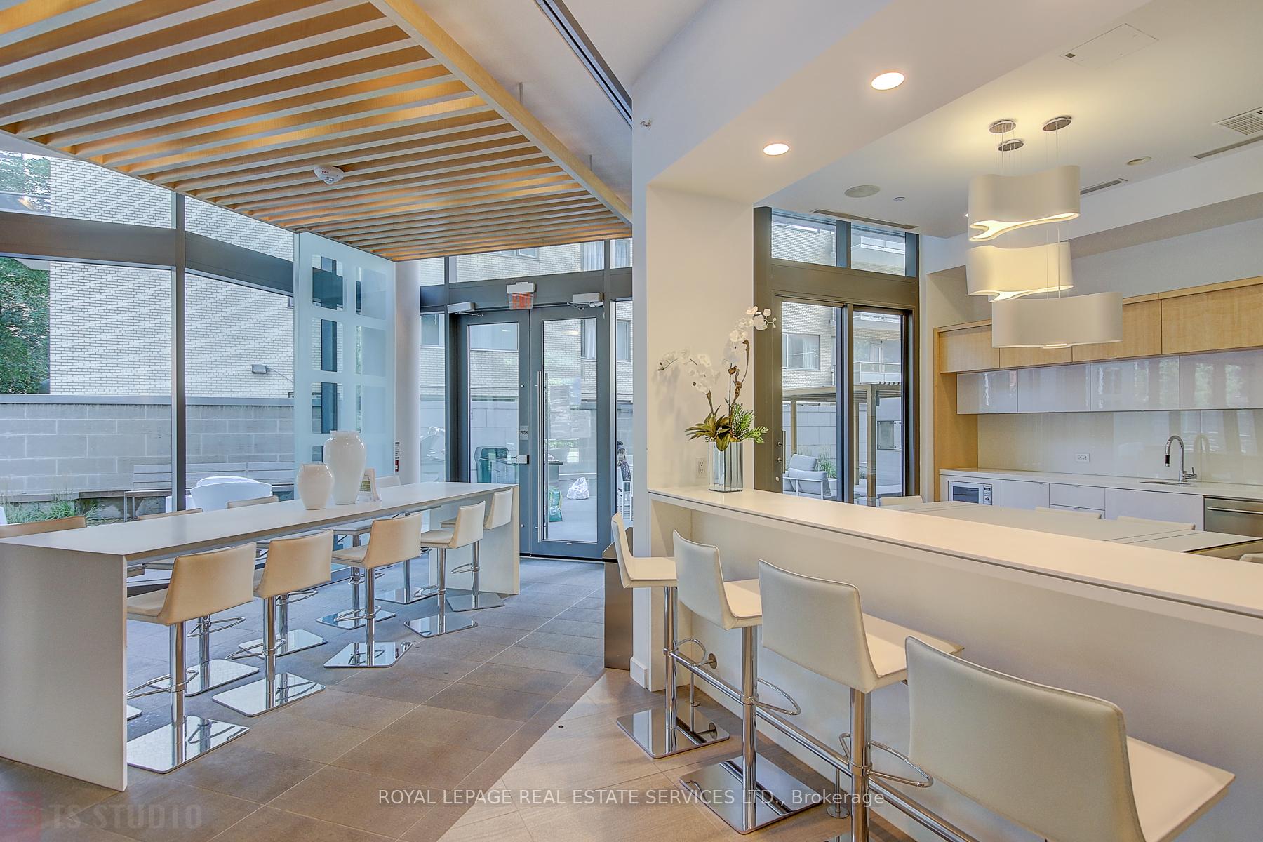 45 CHARLES Street E #4111