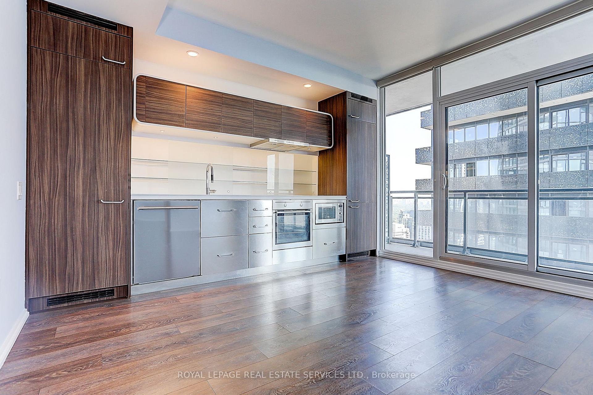 45 CHARLES Street E #4111