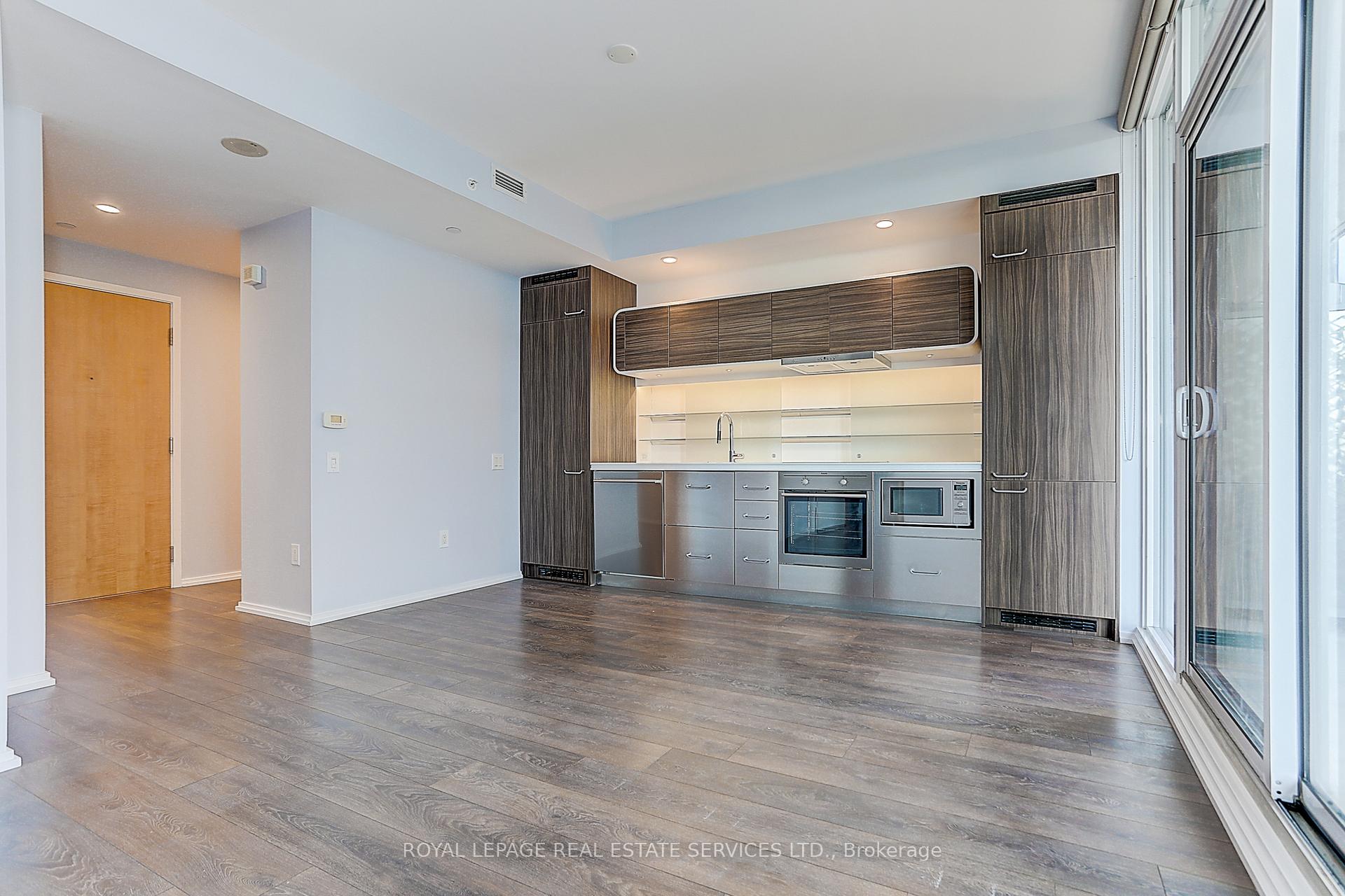 45 CHARLES Street E #4111