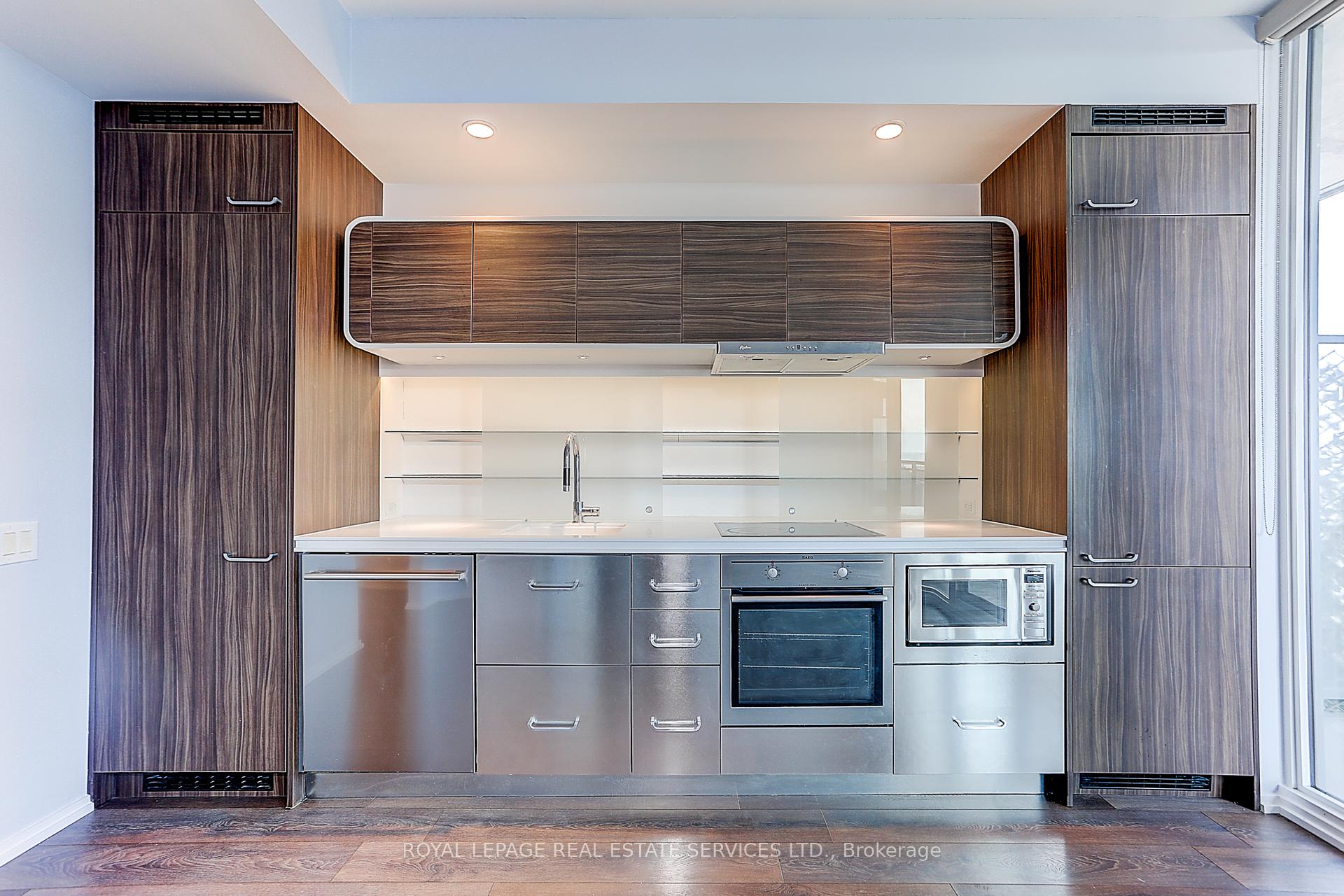 45 CHARLES Street E #4111