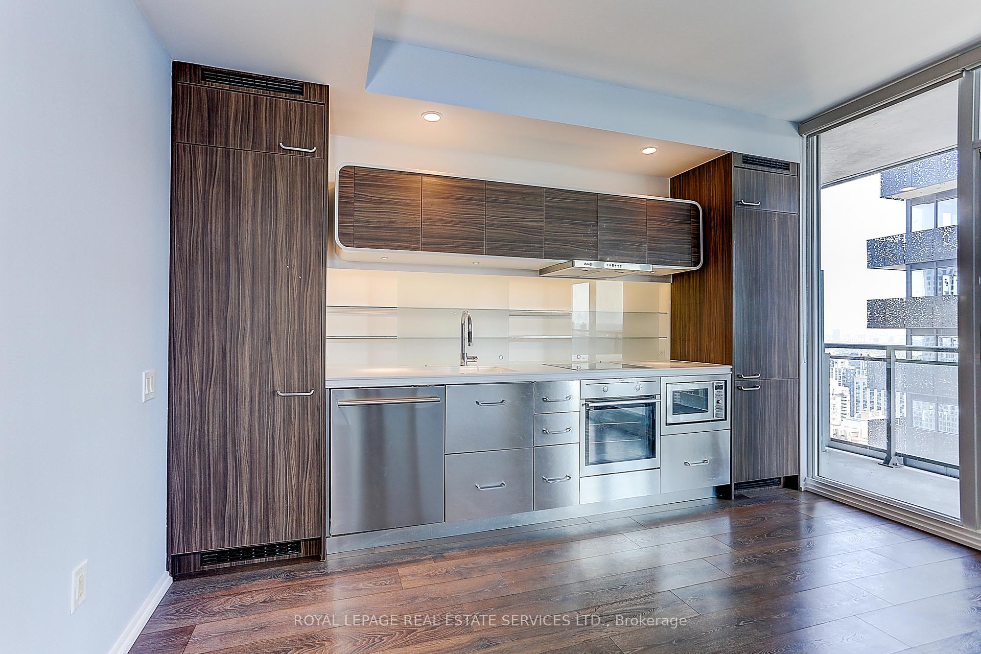 45 CHARLES Street E #4111