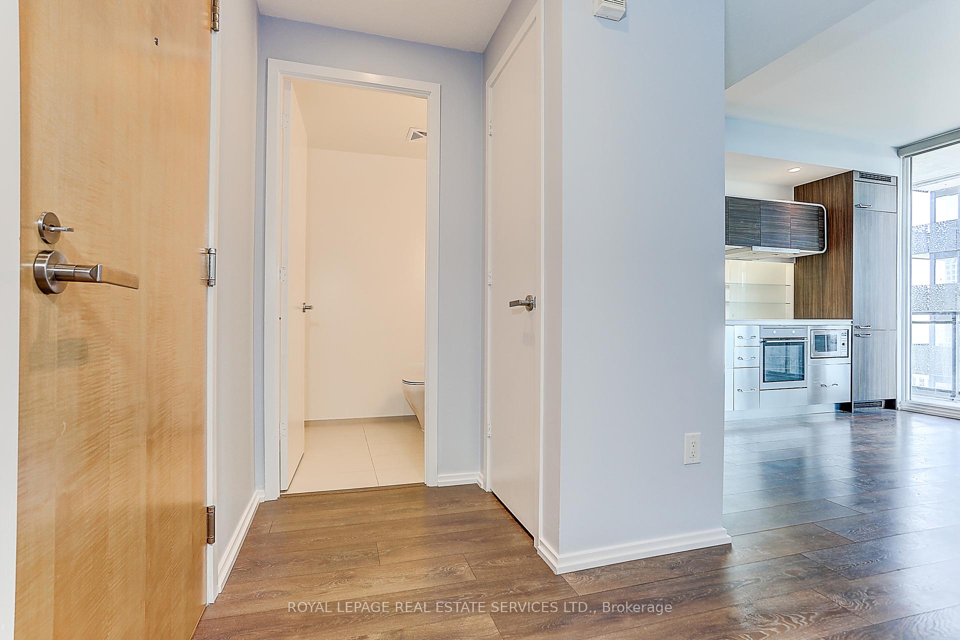45 CHARLES Street E #4111
