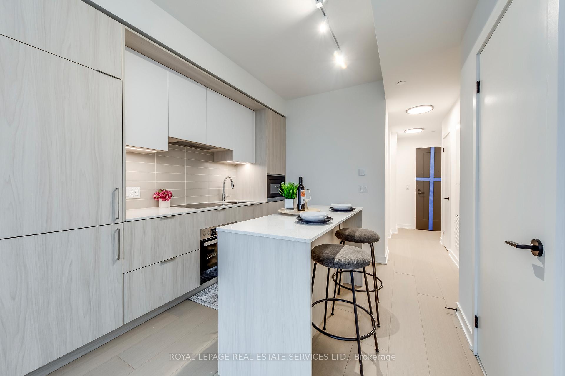 123 Portland Street #1004