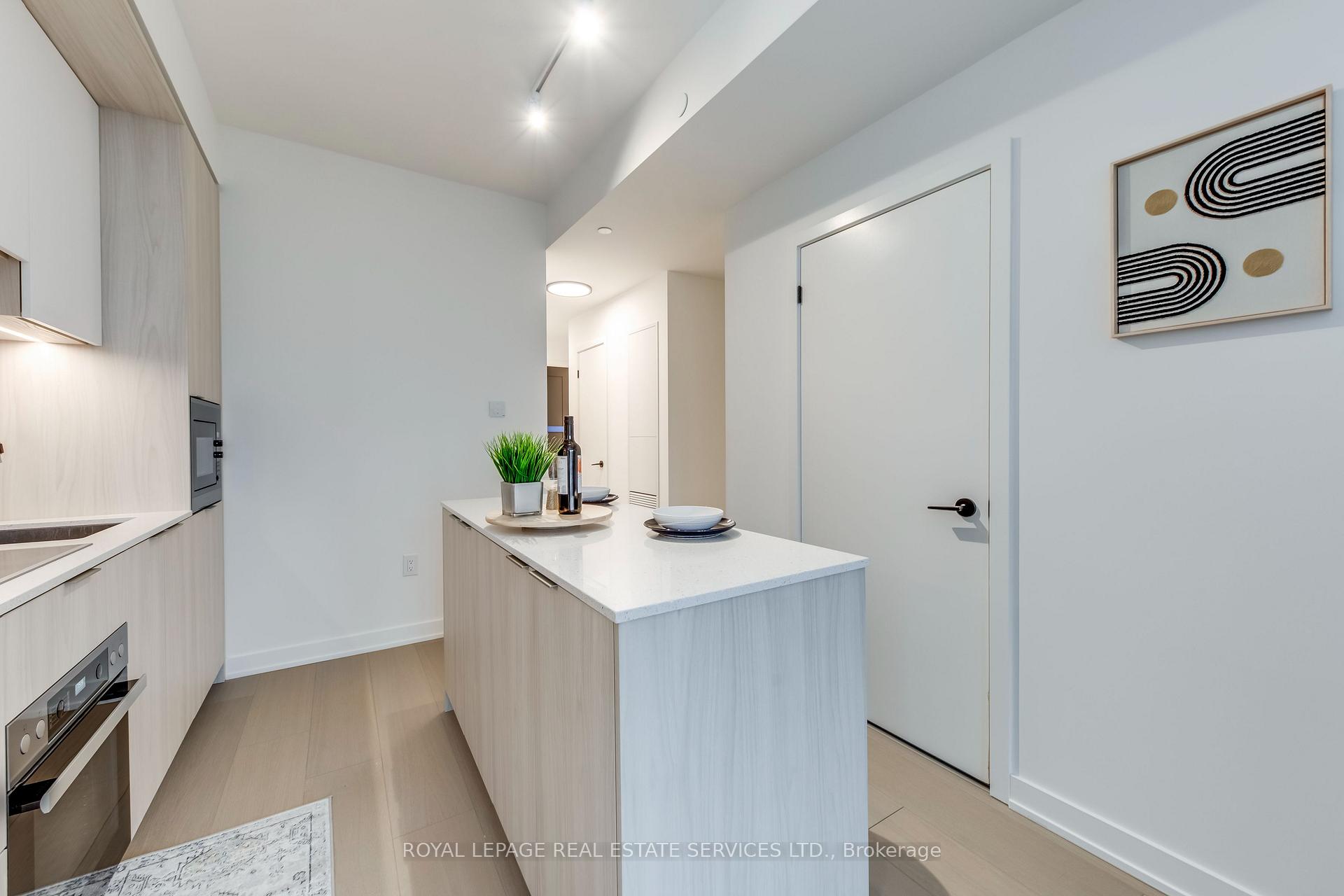 123 Portland Street #1004