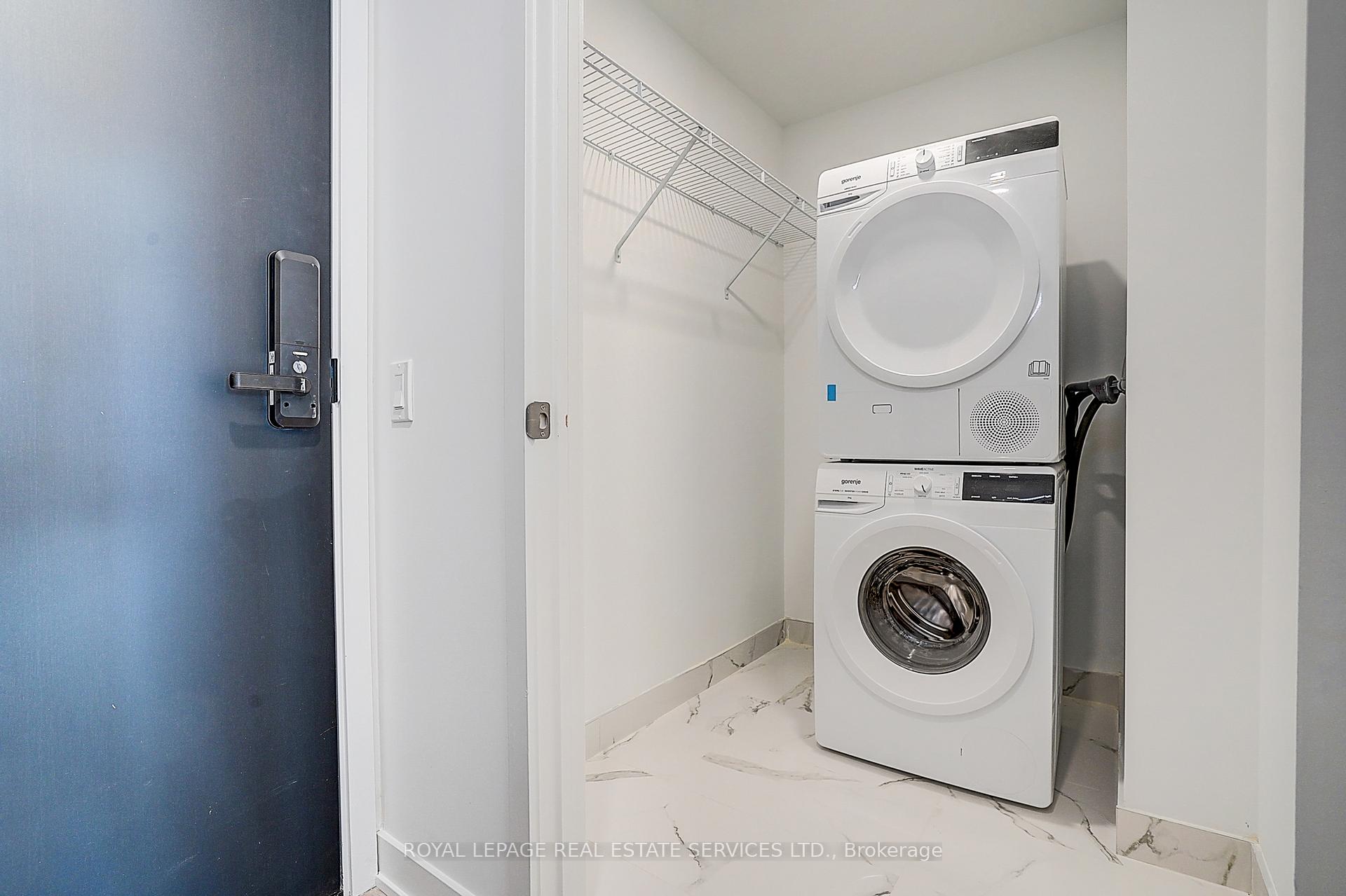 88 Queen Street E 3508