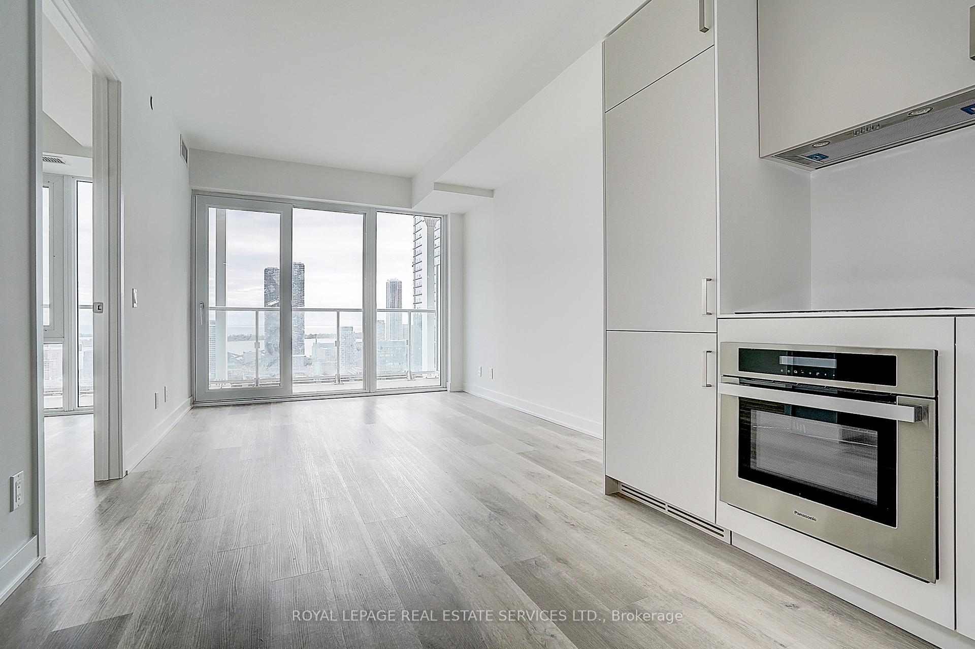 88 Queen Street E 3508