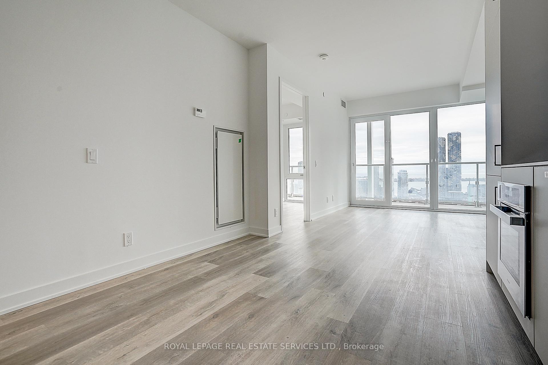 88 Queen Street E 3508