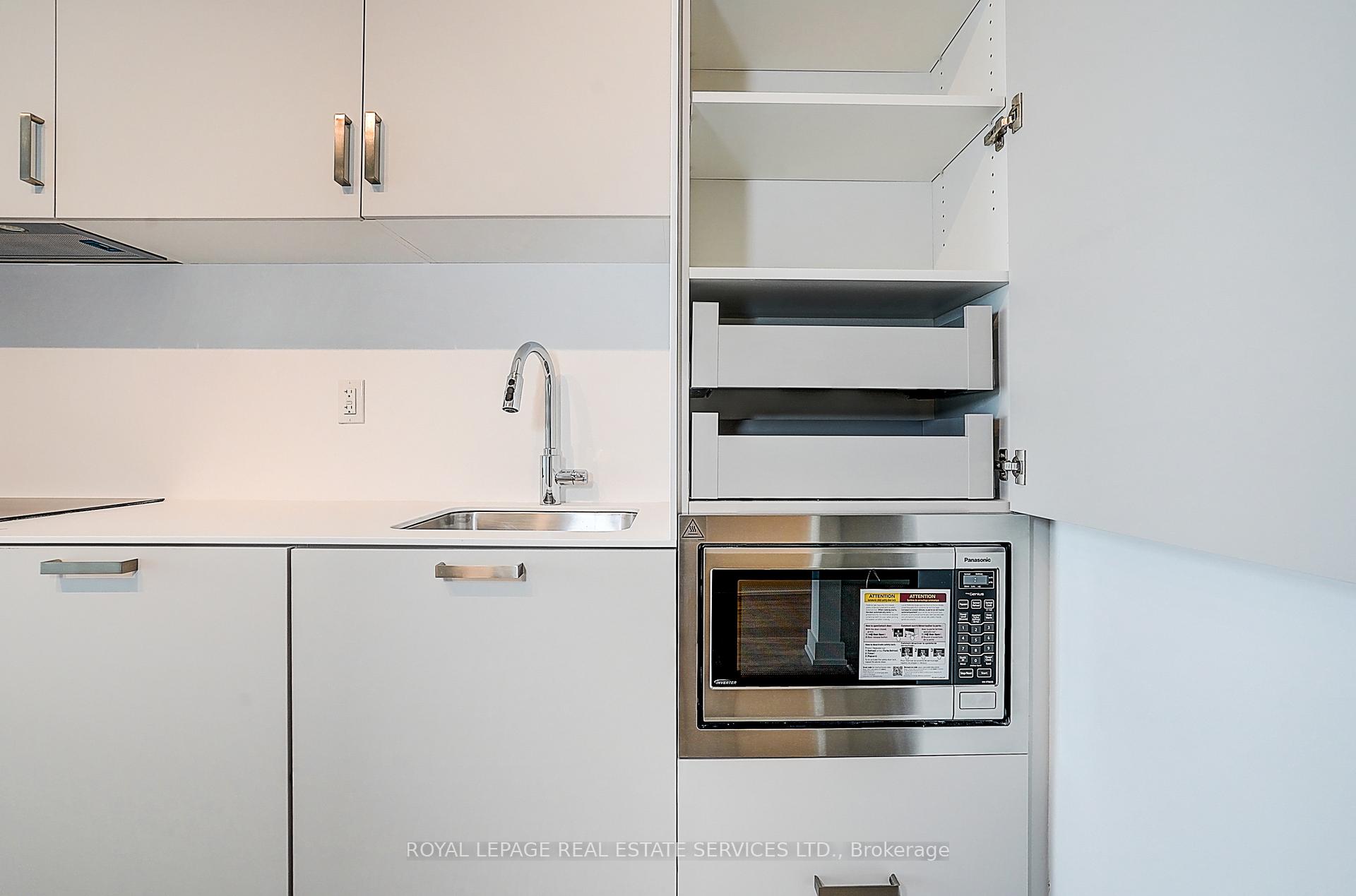 88 Queen Street E 3508